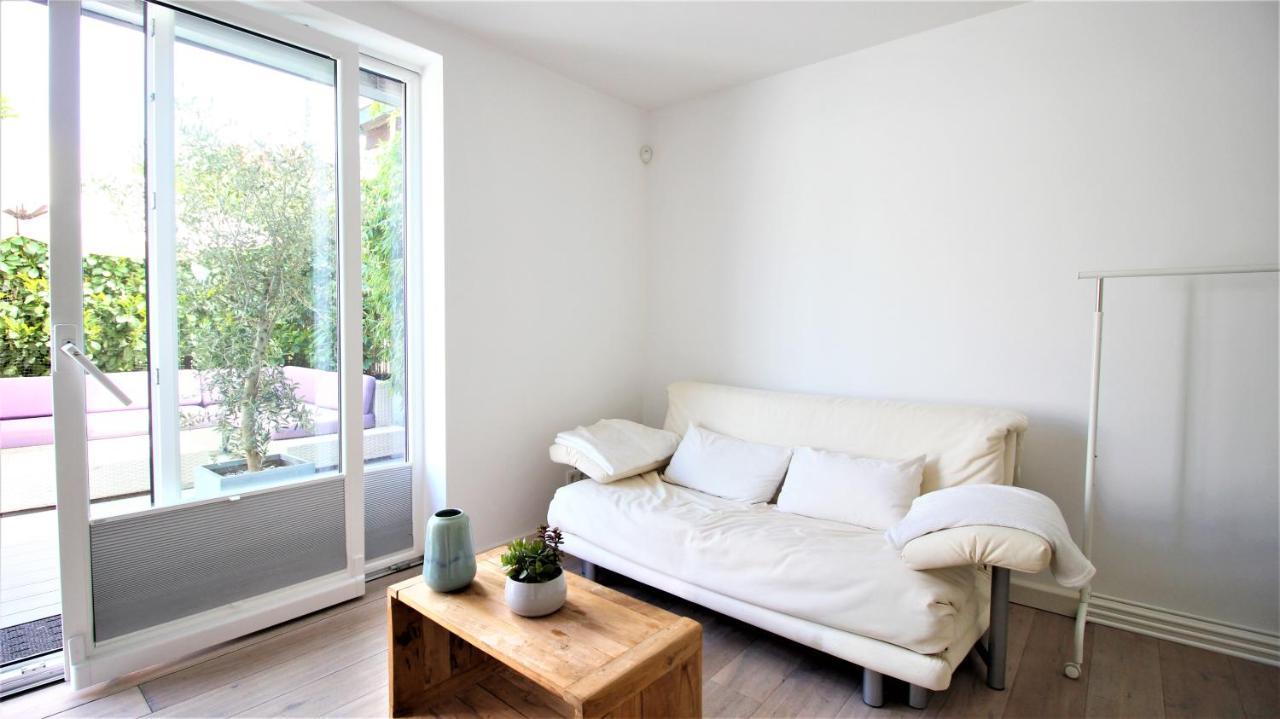 Apartment ✦ Lovely Studio ✦ - Big Terrace, Private Parking